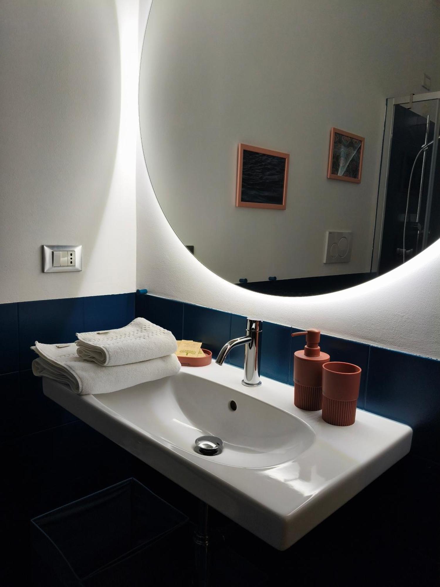 Apartamento Fluere - Via Riva Reno Bolonia Exterior foto